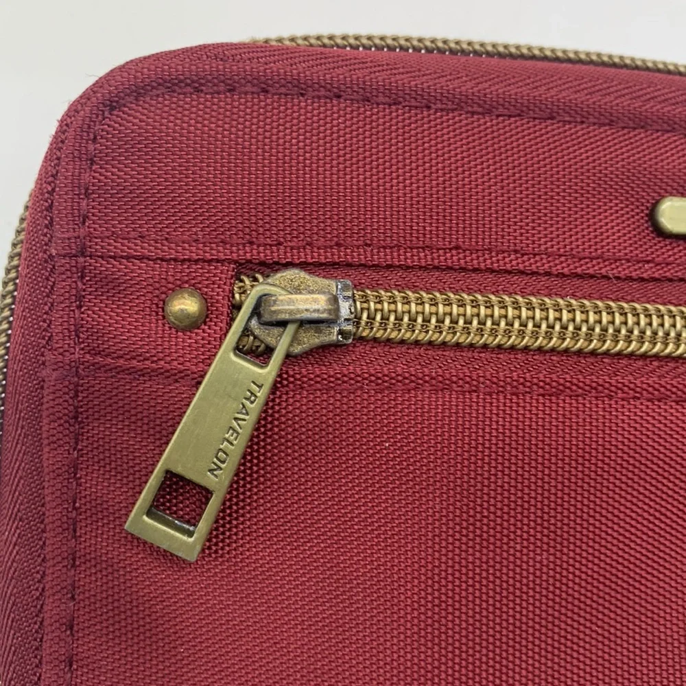 Red travelon standard size nylon wallet as is. SM3741